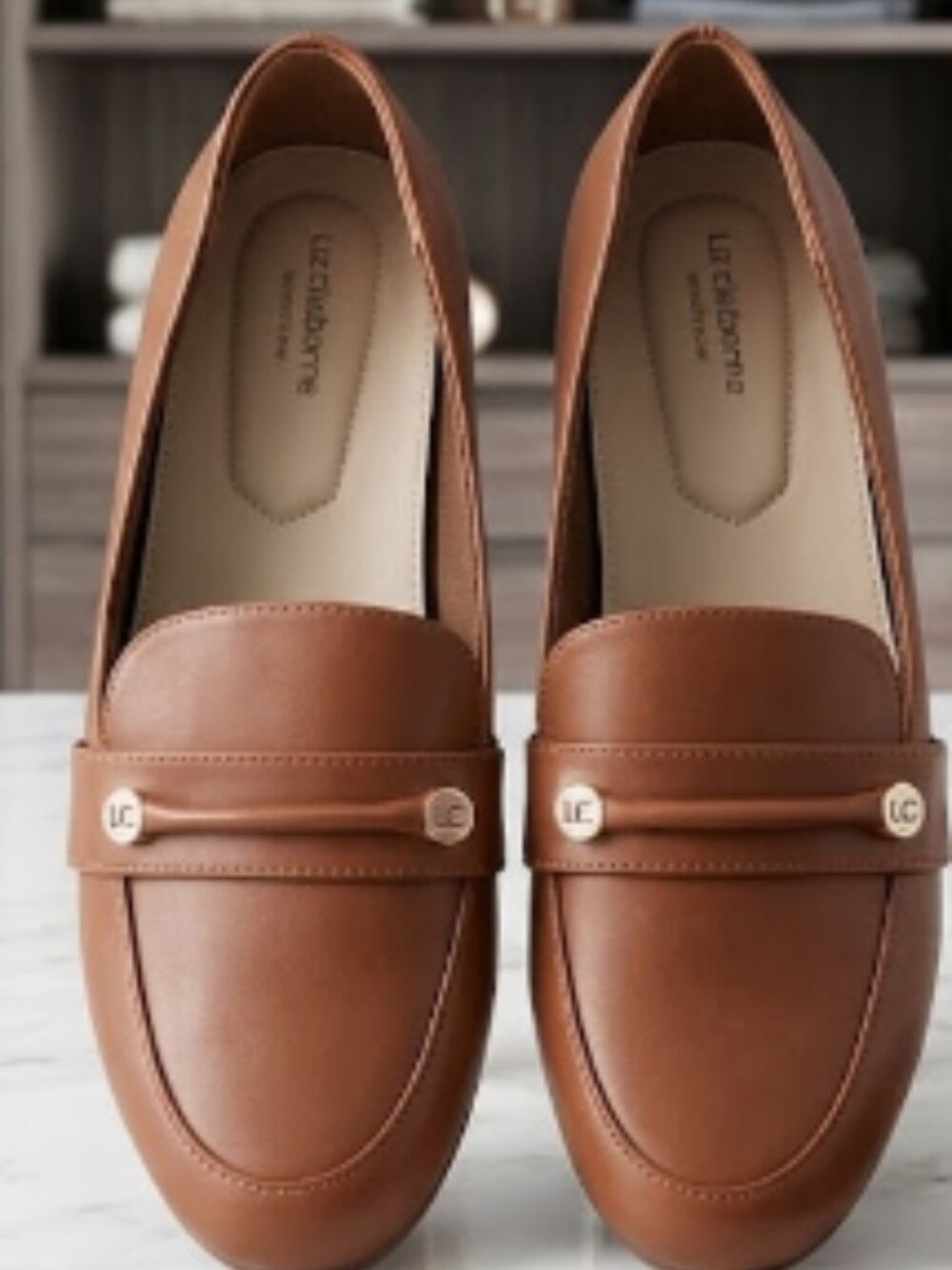 Liz Claiborne Trish Cognac Brown Memory Foam Loafers Gold Hardware Size 9